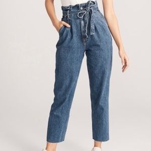Abercrombie & Fitch Ultra High Rise Paperbag Tie Waist Mom Jeans Size 26